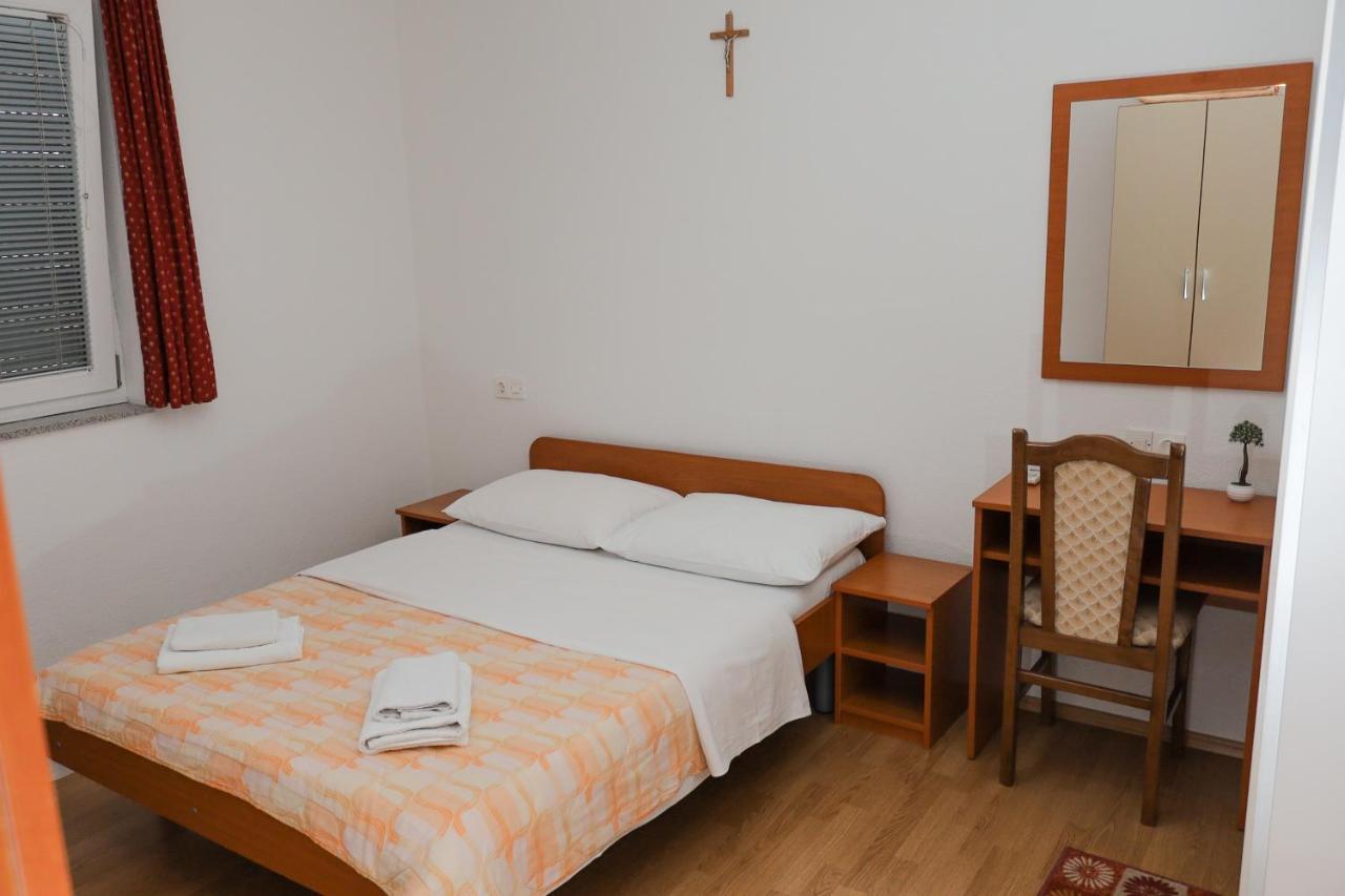 Hotel Pansion Milena Međugorje Exterior foto